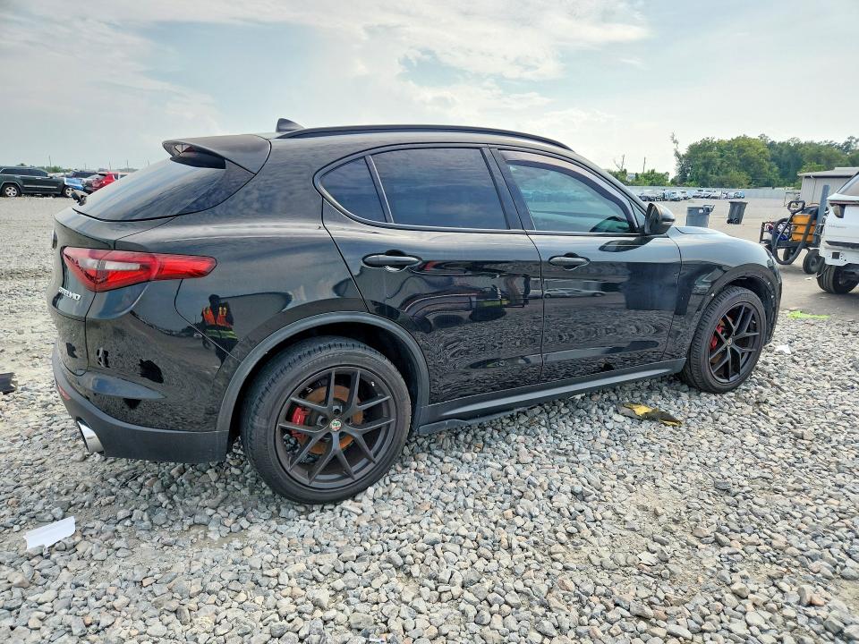 2018 Alfa Romeo Stelvio მანქანა იყიდება აუქციონზე, vin: ZASFAKNN4J7C00385, აუქციონის ნომერი: 62546456
