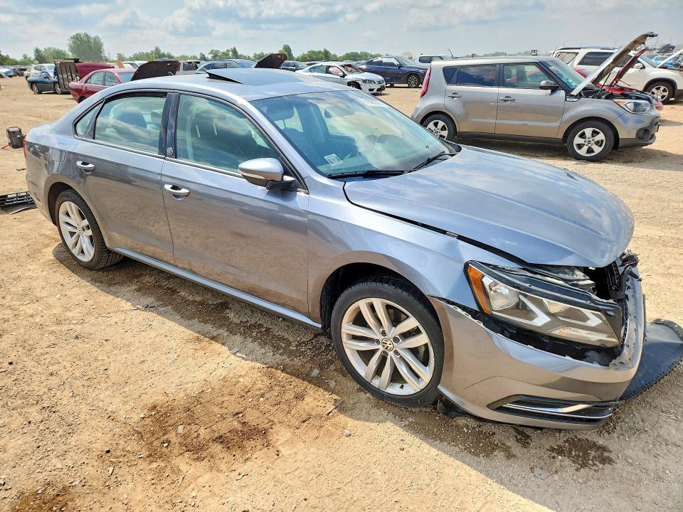61925326 :رقم المزاد ، 1VWLA7A32KC006585 vin ، 2019 Volkswagen Passat مزاد بيع