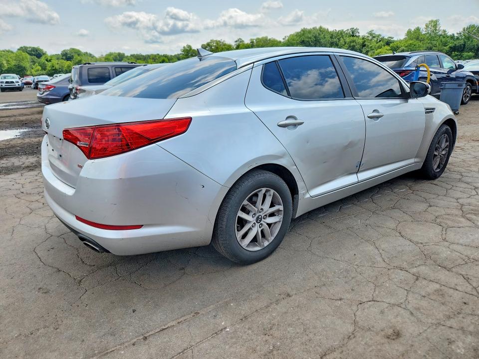 2011 Kia Optima მანქანა იყიდება აუქციონზე, vin: KNAGM4A74B5065152, აუქციონის ნომერი: 61948306
