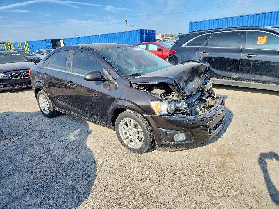 59613256 :رقم المزاد ، 1G1JC5SH1F4127202 vin ، 2015 Chevrolet Sonic مزاد بيع