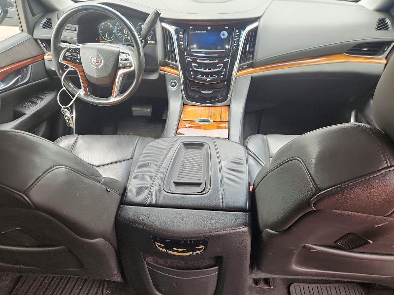 60680596 :رقم المزاد ، 1GYS3HKJ0FR250700 vin ، 2021 Cadillac Escalade مزاد بيع