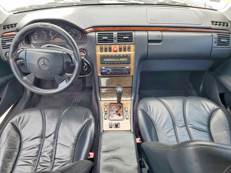 61617756 :رقم المزاد ، WDBJF74H4XA781748 vin ، 1999 Mercedes-benz E مزاد بيع