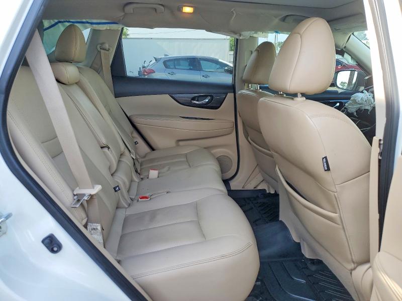61892516 :رقم المزاد ، 5N1AT2MV4JC825628 vin ، 2018 Nissan Rogue مزاد بيع
