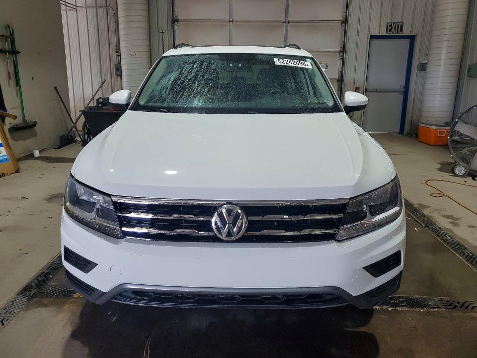 62242096 :رقم المزاد ، 3VV2B7AXXKM192410 vin ، 2019 Volkswagen Tiguan مزاد بيع