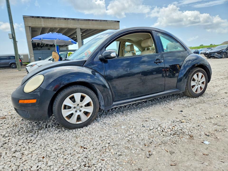 61942166 :رقم المزاد ، 3VWPW31C18M518891 vin ، 2008 Volkswagen New Beetle مزاد بيع