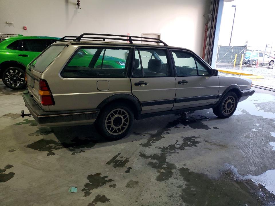 61774086 :رقم المزاد ، WVWGB0333HE138869 vin ، 1987 Volkswagen Quantum مزاد بيع