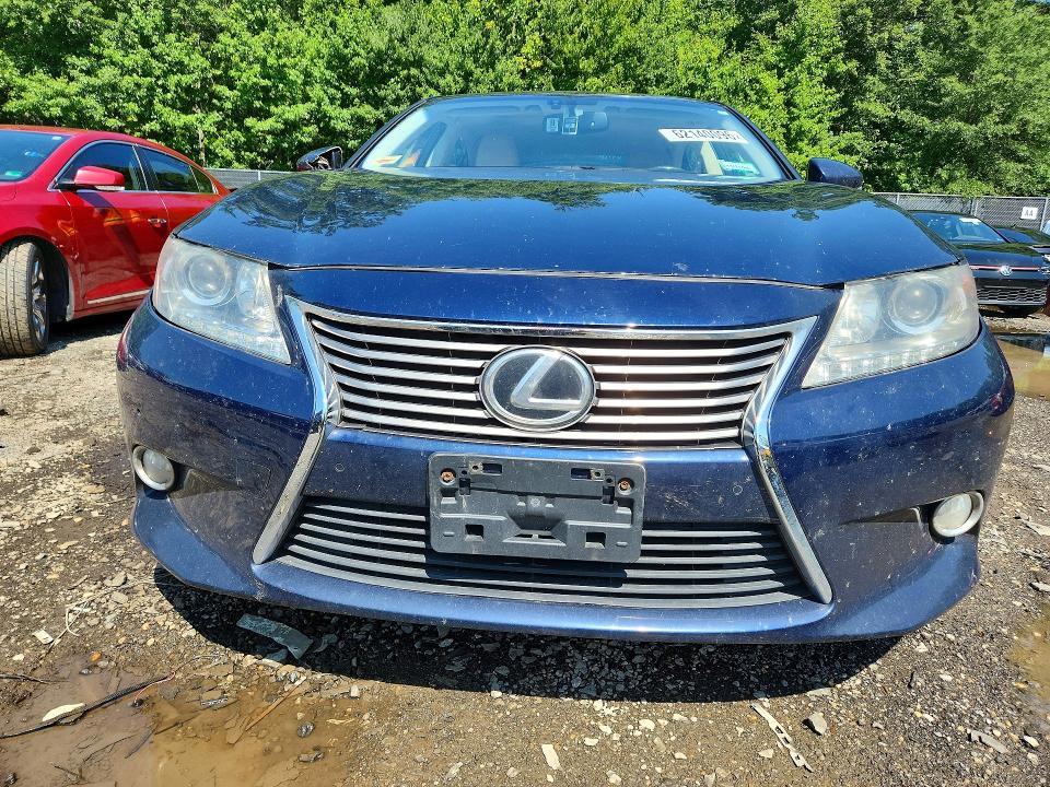 62140096 :رقم المزاد ، JTHBK1GG9D2082055 vin ، 2013 Lexus Es مزاد بيع