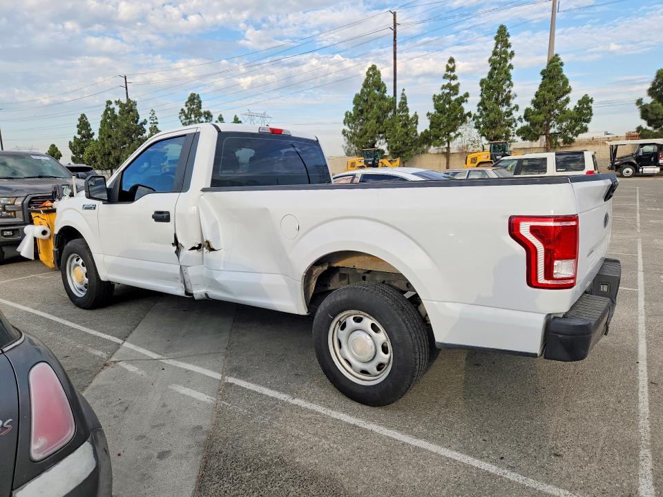 61018916 :رقم المزاد ، 1FTMF1C88FKE52461 vin ، 2015 Ford F150 مزاد بيع