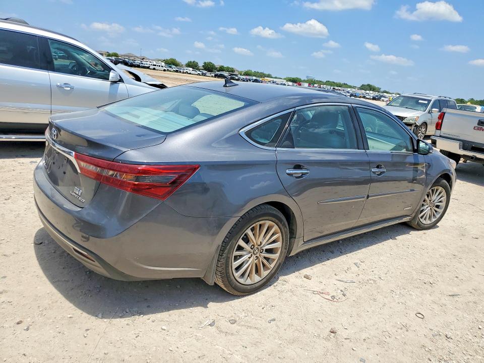 62352616 :رقم المزاد ، 4T1BD1EB9JU064198 vin ، 2018 Toyota Avalon Hybrid مزاد بيع