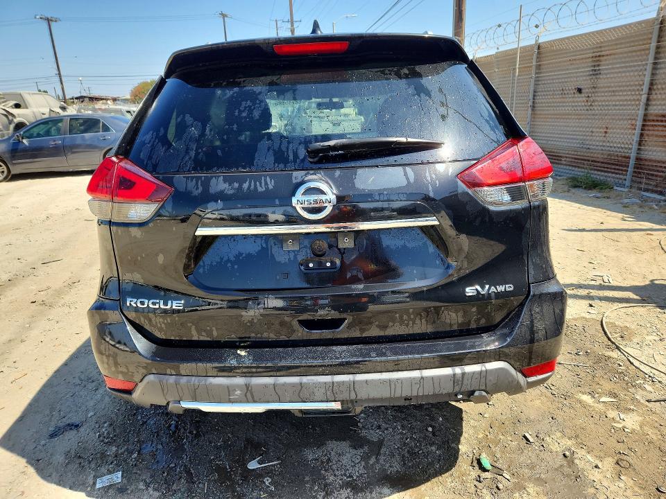 62785996 :رقم المزاد ، KNMAT2MV4HP568557 vin ، 2017 Nissan Rogue مزاد بيع