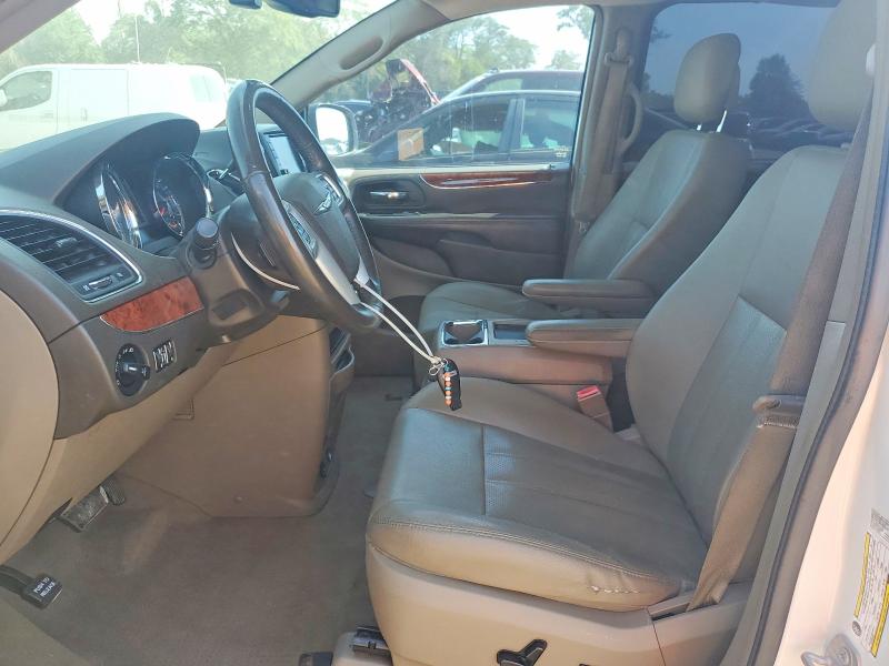 2015 Chrysler Town & Country მანქანა იყიდება აუქციონზე, vin: 2C4RC1CG0FR609875, აუქციონის ნომერი: 61688936