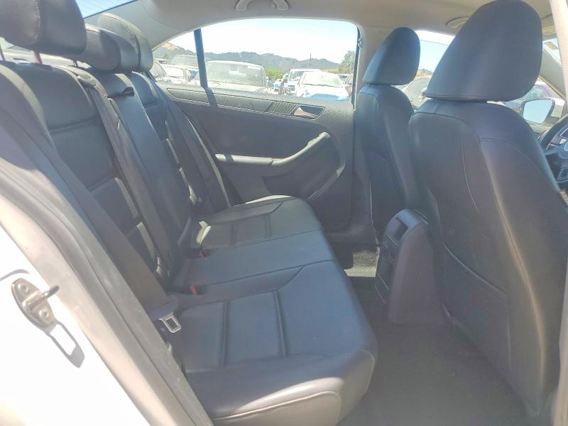 60871426 :رقم المزاد ، 3VWD17AJ0EM227267 vin ، 2014 Volkswagen Jetta مزاد بيع