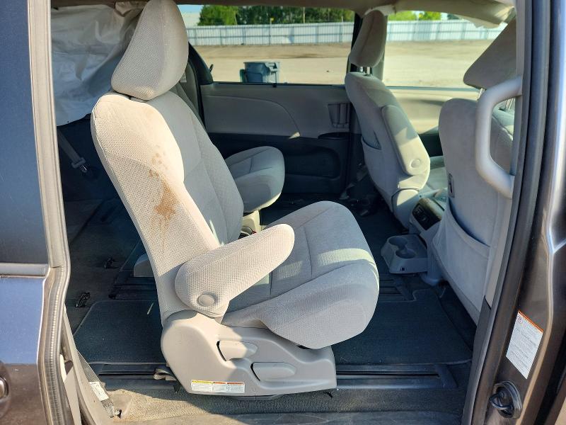 Aukcja sprzedaży 2018 Toyota Sienna, vin: 5TDKZ3DC5JS926381, numer aukcji: 61812636