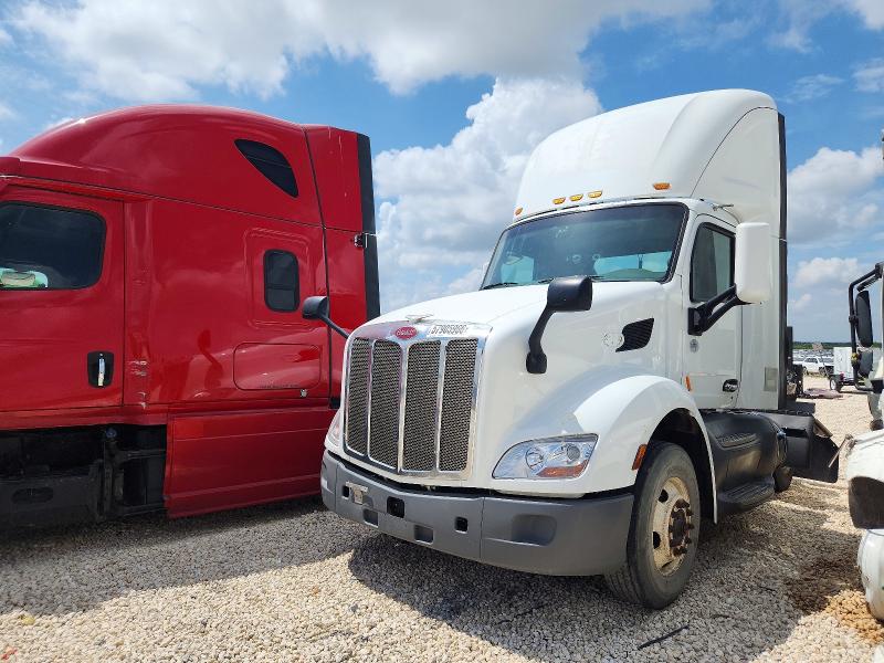 Продажа на аукционе авто 2018 Peterbilt 579, vin: 1XPBA48X9JD477436, номер лота: 57905966