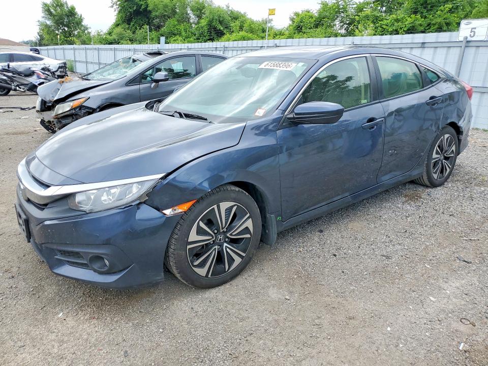 61588396 :رقم المزاد ، JHMFC1F72JX031253 vin ، 2018 Honda Civic مزاد بيع
