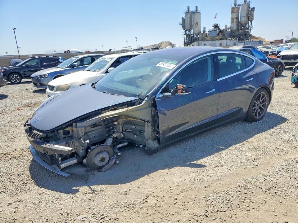 58971406 :رقم المزاد ، 5YJ3E1EA3JF158213 vin ، 2018 Tesla Model 3 مزاد بيع