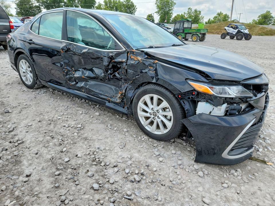 63016756 :رقم المزاد ، 4T1C11BK3PU087437 vin ، 2023 Toyota Camry مزاد بيع