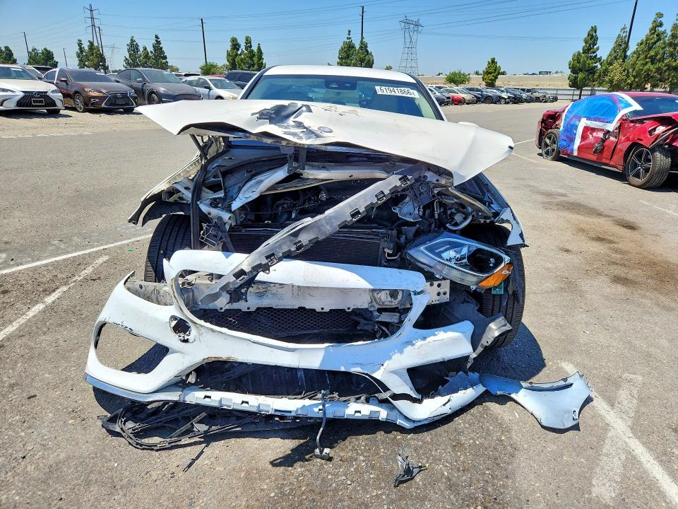 61941866 :رقم المزاد ، 55SWF4JB1GU146367 vin ، 2016 Mercedes-benz C مزاد بيع