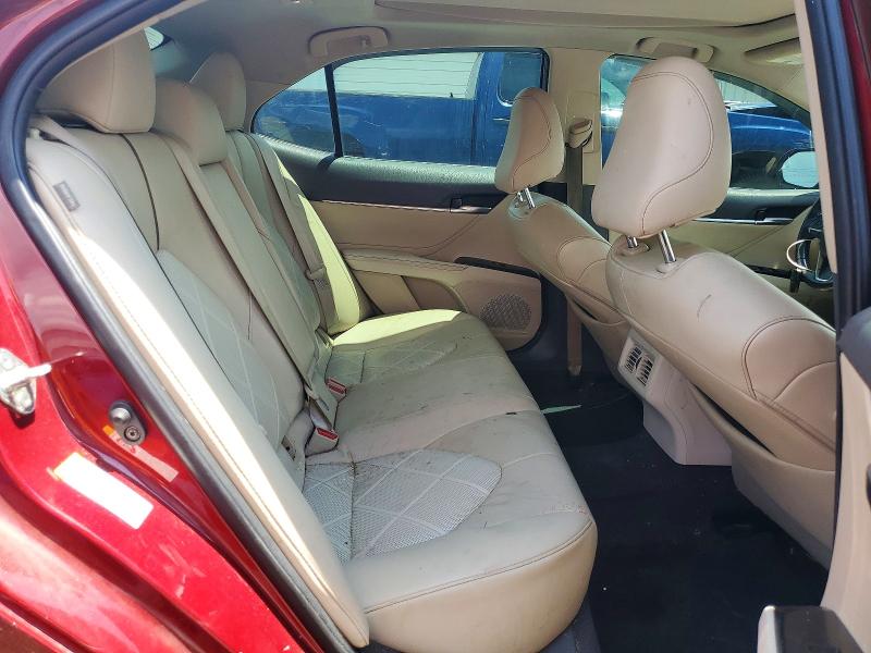 60249416 :رقم المزاد ، 4T1B11HK0JU538835 vin ، 2018 Toyota Camry مزاد بيع