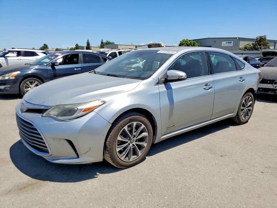 61979416 :رقم المزاد ، 4T1BD1EB9JU060894 vin ، 2018 Toyota Avalon Hybrid مزاد بيع
