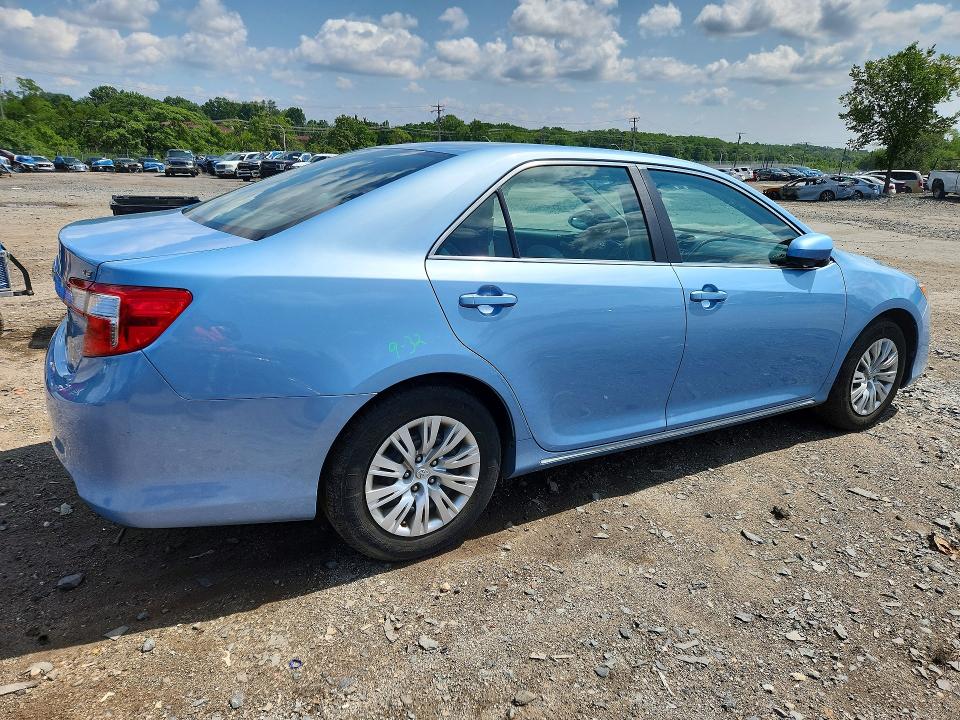 62686536 :رقم المزاد ، 4T4BF1FK6ER360218 vin ، 2014 Toyota Camry مزاد بيع