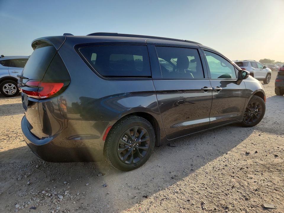 61337666 :رقم المزاد ، 2C4RC1BG2MR572200 vin ، 2021 Chrysler Pacifica مزاد بيع