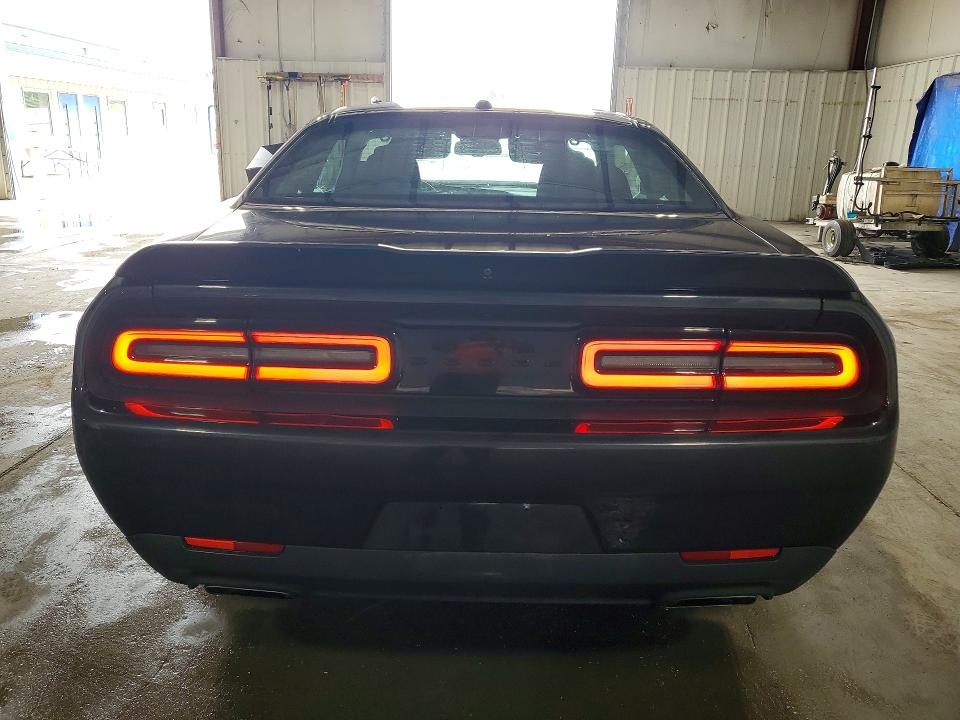 62674556 :رقم المزاد ، 2C3CDZBT6JH130928 vin ، 2018 Dodge Challenger مزاد بيع