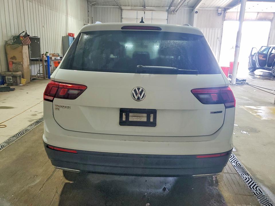 62242096 :رقم المزاد ، 3VV2B7AXXKM192410 vin ، 2019 Volkswagen Tiguan مزاد بيع