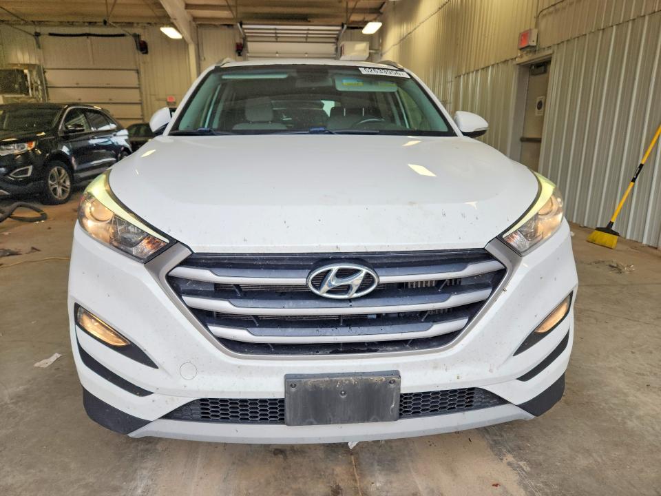 2017 Hyundai Tucson მანქანა იყიდება აუქციონზე, vin: KM8J3CA25HU281886, აუქციონის ნომერი: 62633956