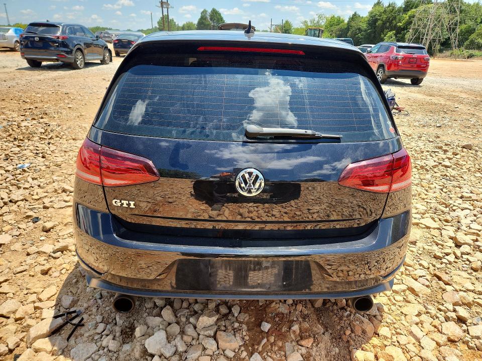 62811006 :رقم المزاد ، 3VW447AU0JM288081 vin ، 2018 Volkswagen Gti مزاد بيع