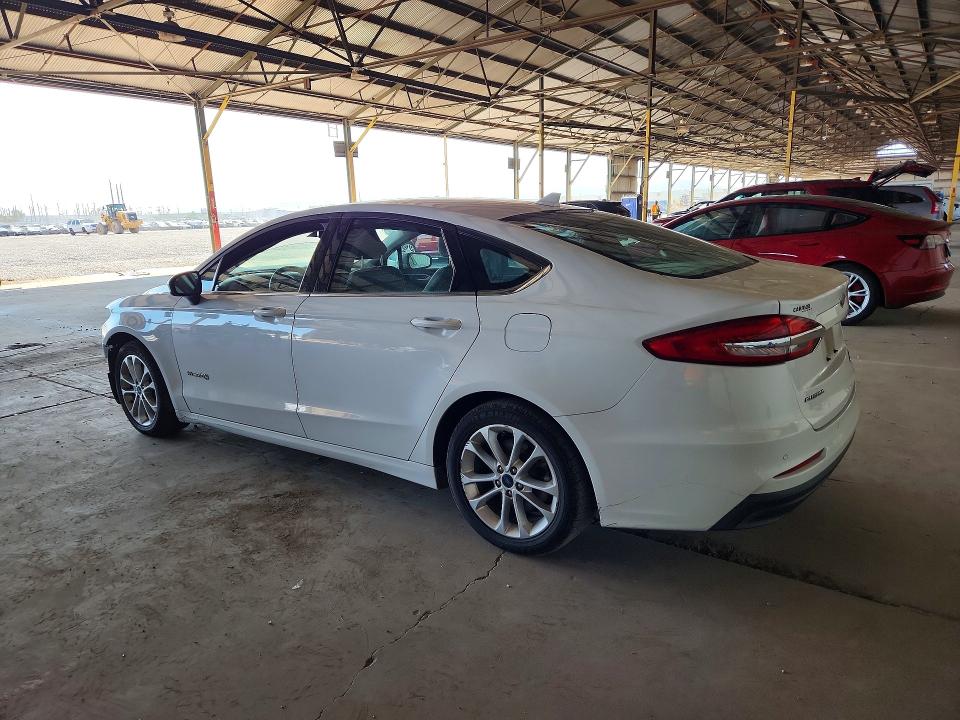 63377026 :رقم المزاد ، 3FA6P0LU3KR221993 vin ، 2019 Ford Fusion مزاد بيع