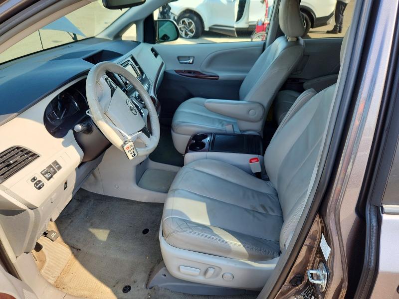 59097046 :رقم المزاد ، 5TDYK3DC2ES491517 vin ، 2014 Toyota Sienna مزاد بيع