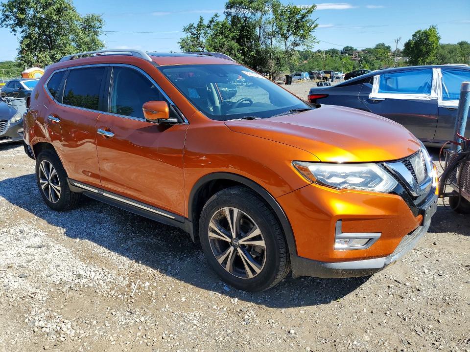 62159576 :رقم المزاد ، 5N1AT2MVXHC859289 vin ، 2017 Nissan Rogue مزاد بيع