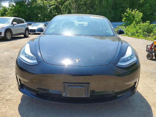 60571406 :رقم المزاد ، 5YJ3E1EA9JF179874 vin ، 2018 Tesla Model 3 مزاد بيع