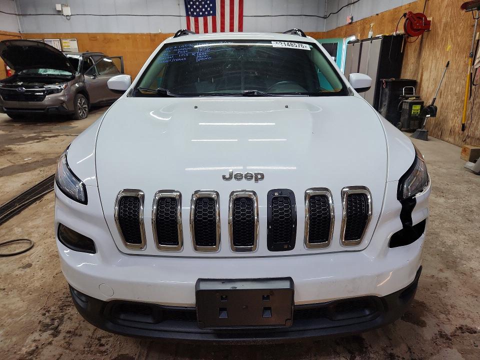 62148576 :رقم المزاد ، 1C4PJMCS8EW184110 vin ، 2014 Jeep Cherokee مزاد بيع