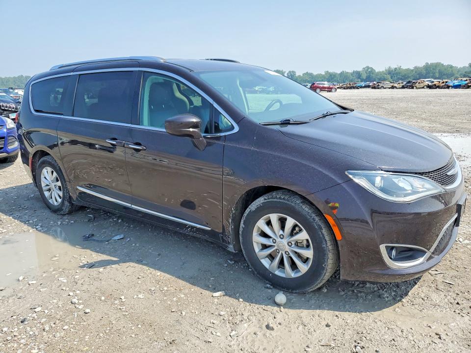 60713416 :رقم المزاد ، 2C4RC1BG4JR269589 vin ، 2018 Chrysler Pacifica مزاد بيع
