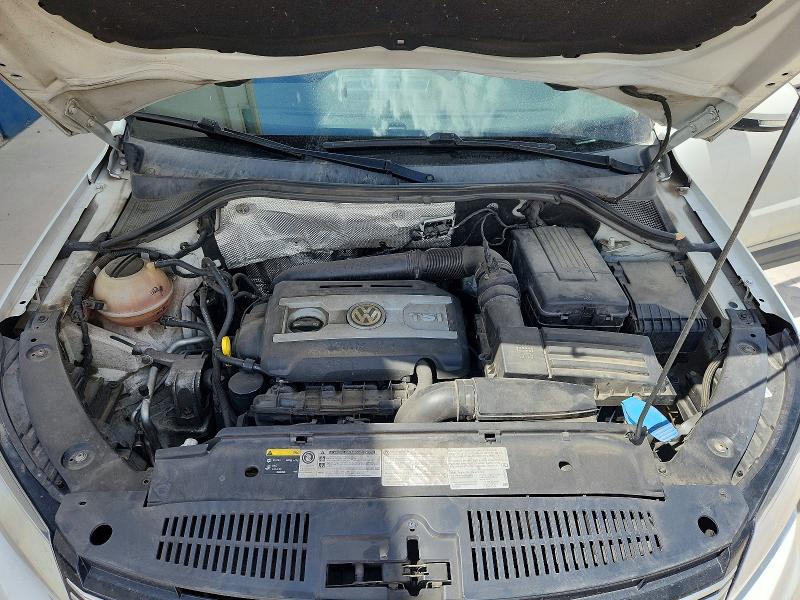 59859496 :رقم المزاد ، WVGSV7AX8HW500250 vin ، 2017 Volkswagen Tiguan مزاد بيع