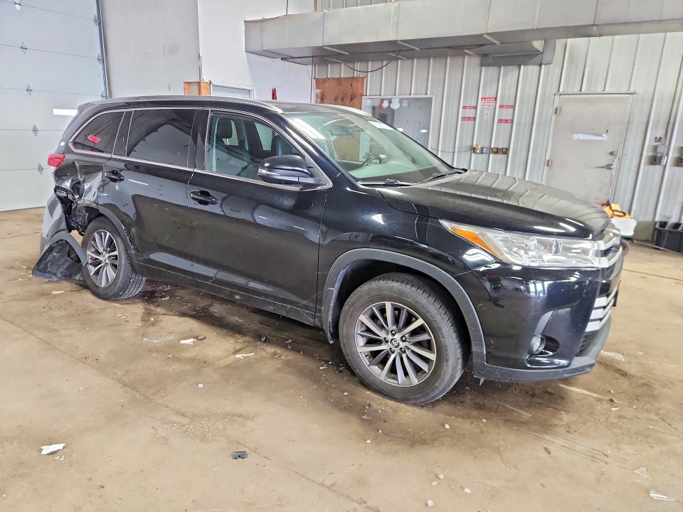 2017 Toyota Highlander მანქანა იყიდება აუქციონზე, vin: 5TDJZRFH7HS449132, აუქციონის ნომერი: 61506016
