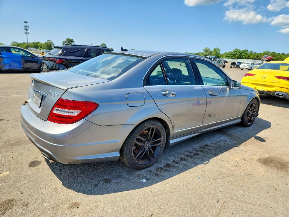 2012 Mercedes-benz C მანქანა იყიდება აუქციონზე, vin: WDDGF8BB9CR196732, აუქციონის ნომერი: 62687066