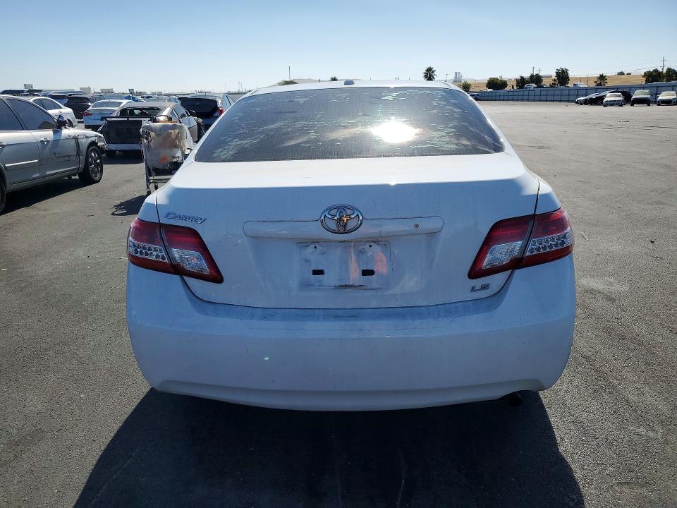 61558316 :رقم المزاد ، 4T1BF3EK1AU525044 vin ، 2010 Toyota Camry مزاد بيع
