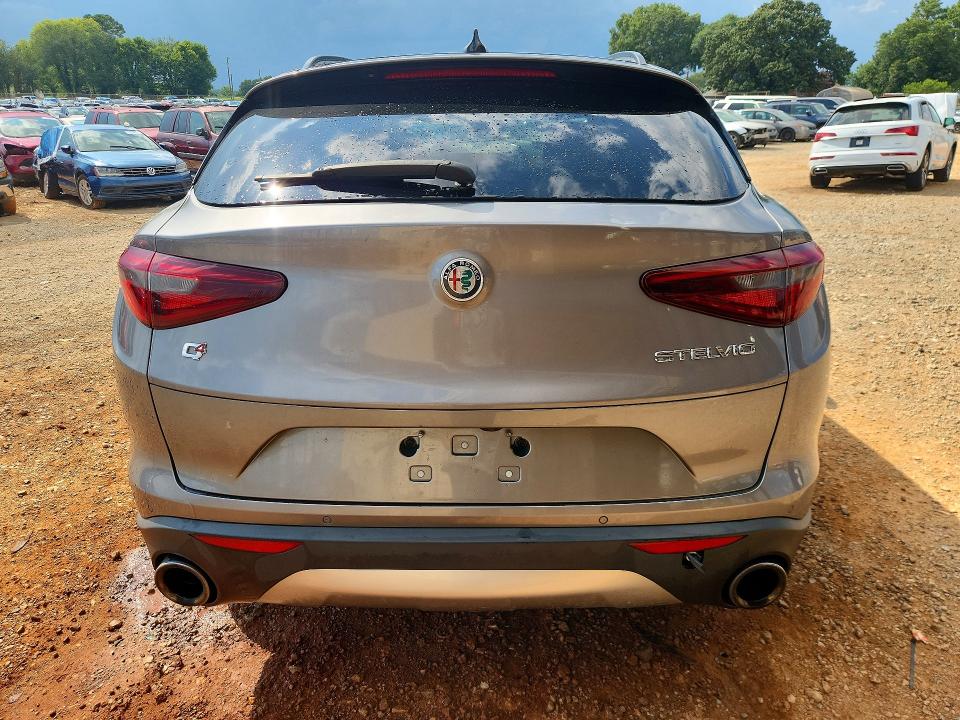 Продаж на аукціоні авто 2018 Alfa Romeo Stelvio, vin: ZASFAKNN8J7B69674, номер лоту: 60122216