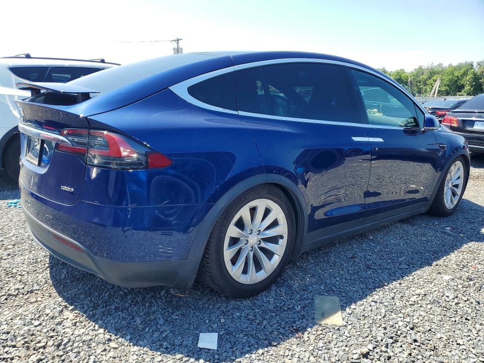 Продаж на аукціоні авто 2017 Tesla Model X, vin: 5YJXCBE24HF054703, номер лоту: 61592666