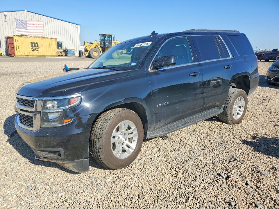 61781736 :رقم المزاد ، 1GNSCBKC7LR118590 vin ، 2020 Chevrolet Tahoe مزاد بيع