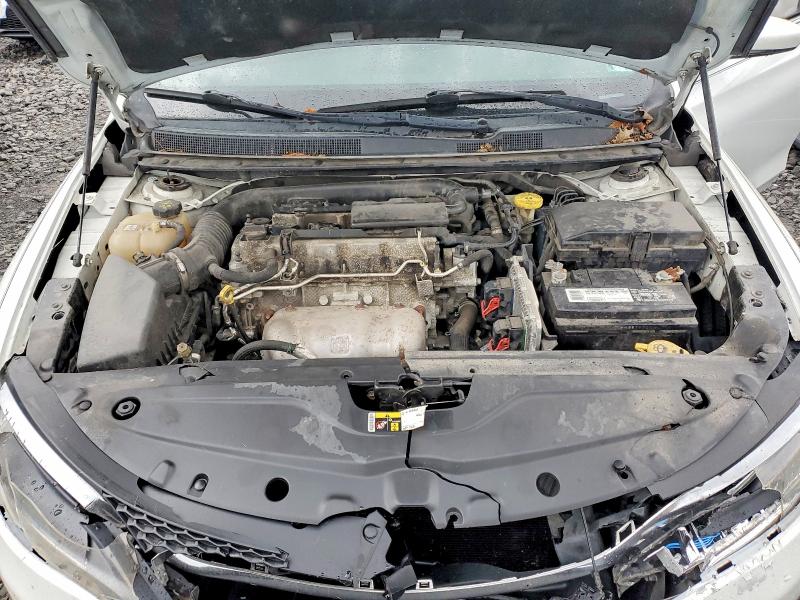 62614026 :رقم المزاد ، 1C3CCCAB3FN725534 vin ، 2015 Chrysler 200 مزاد بيع