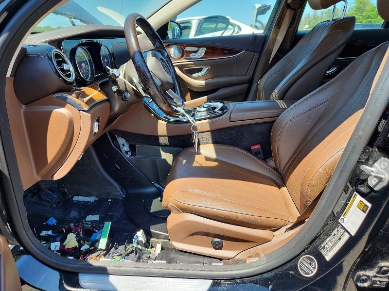 61908126 :رقم المزاد ، WDDZF4KB4JA360255 vin ، 2018 Mercedes-benz E مزاد بيع