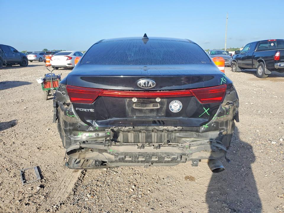 62866846 :رقم المزاد ، 3KPF24AD1KE010656 vin ، 2019 Kia Forte مزاد بيع