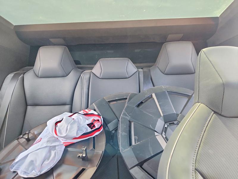 60715036 :رقم المزاد ، 7G2CEHED7SA072420 vin ، 2025 Tesla Cybertruck مزاد بيع