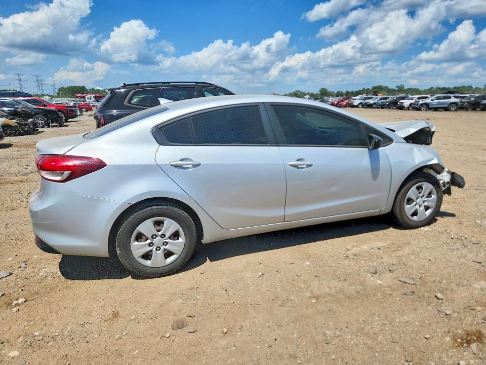 59541996 :رقم المزاد ، 3KPFK4A75HE085251 vin ، 2017 Kia Forte مزاد بيع