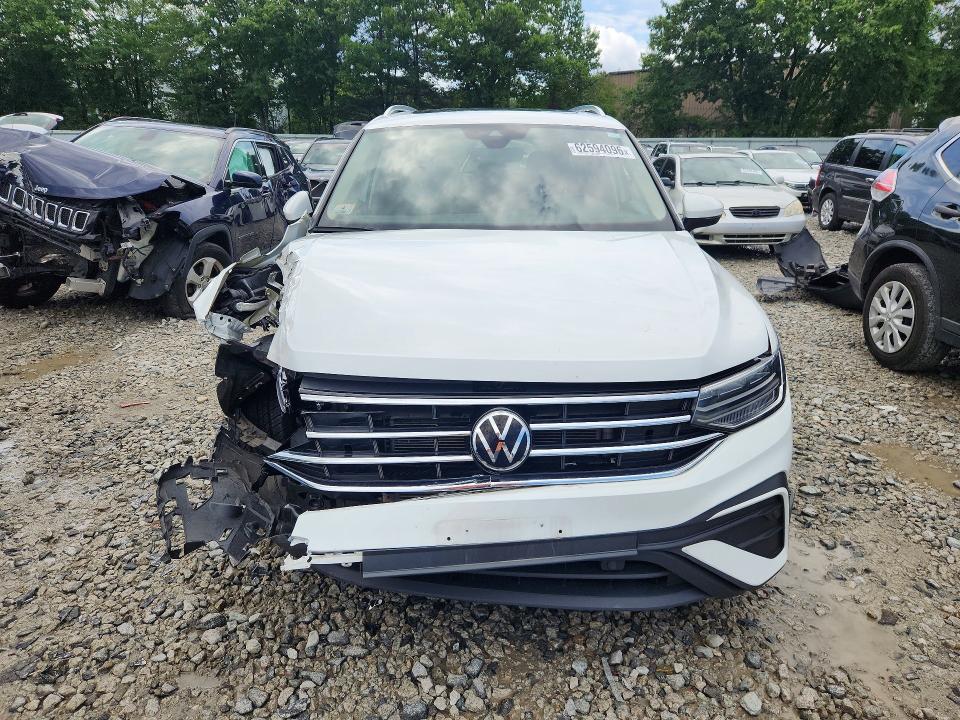 Продажа на аукционе авто 2022 Volkswagen Tiguan, vin: 3VV2B7AX2NM112859, номер лота: 62594096