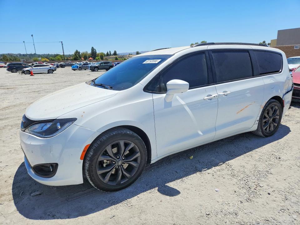 60193566 :رقم المزاد ، 2C4RC1BG5JR182400 vin ، 2018 Chrysler Pacifica مزاد بيع